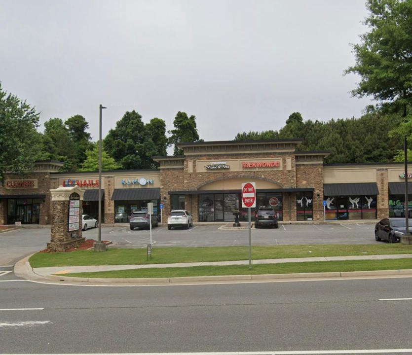 Cumming House | Comfort Living-Parking @Cumming