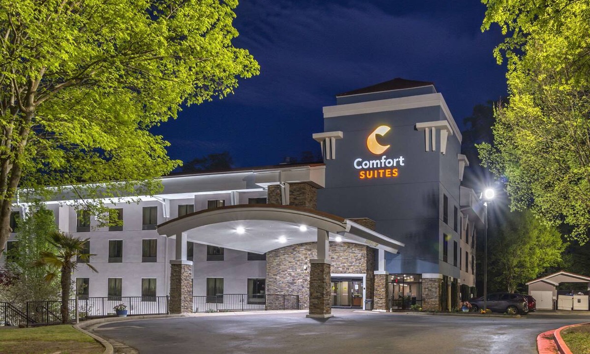 Town Center Hotel | Comfort Suites At Kennesaw State University