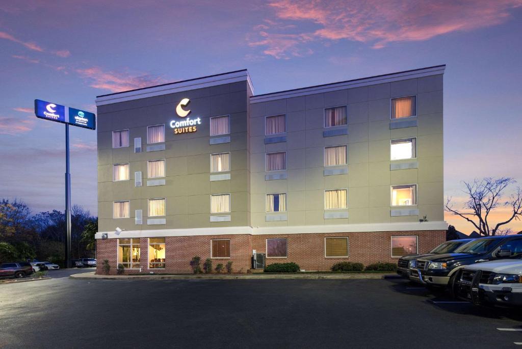 Forsyth Hotel | Comfort Suites Forsyth near I-75