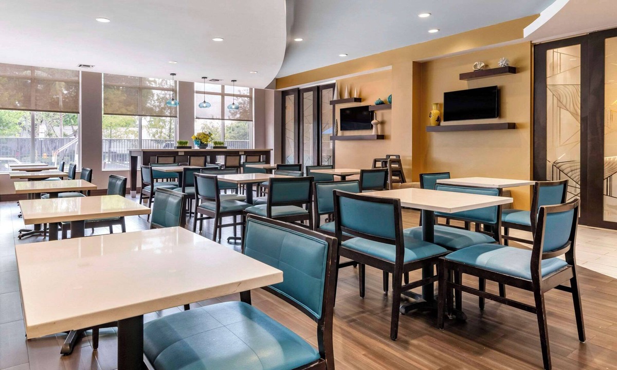 Dania Beach Hotel | Comfort Suites Fort Lauderdale Airport South & Cruise Port