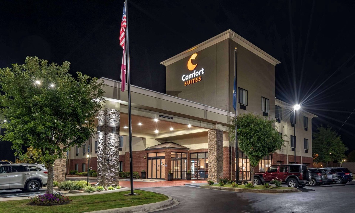 Pell City Hotel | Comfort Suites Pell CIty near Logan Martin Lake
