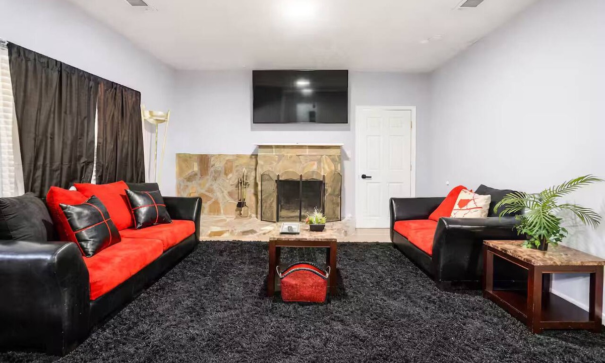 Douglasville House | Comfortable 4BR 2 King Beds Near Arbor Place Mall