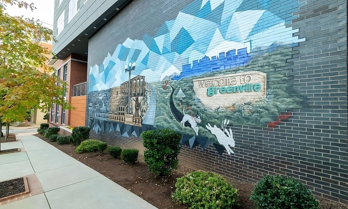 Greenville Downtown Apartment | Comfortable King Suite | Pool Access, Beach Nearby & Scenic Views
