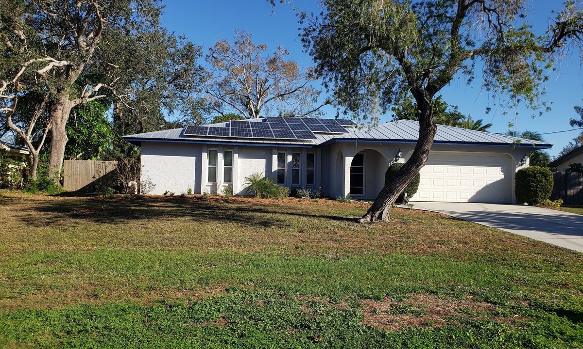 Sarasota Springs House | Comfortable updated 3 bedroom home - enclosed, solar heated pool, private yard.