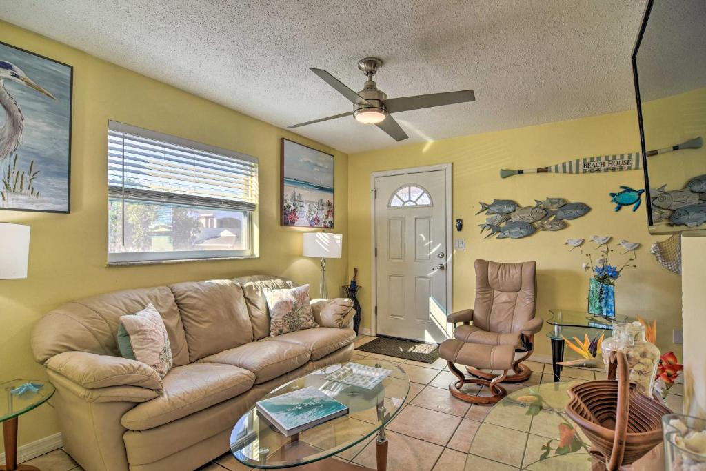 Downtown Dunedin House | Comfy Dunedin Escape 1 Block to Main Street!