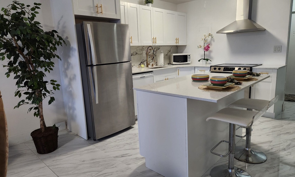 Plantation Condo | Comfy, lovely and relaxing apt. in Plantation.