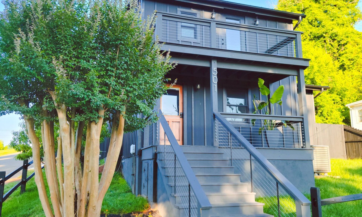 Daniels Hill House | Completely remodled Victorian era home downtown Lynchburg VA