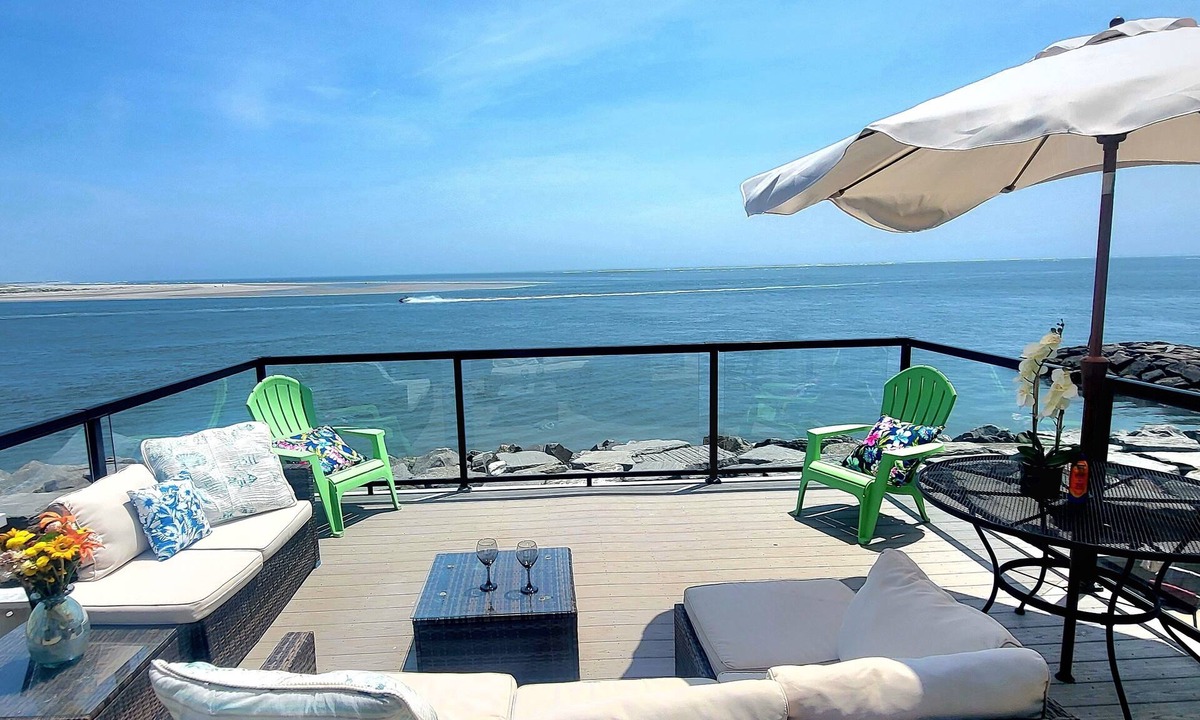 Anglesea House | Completely updated Oceanfront North Wildwood!