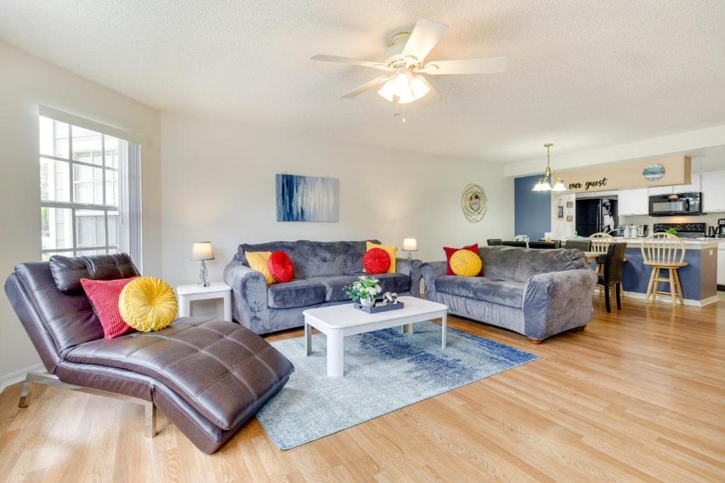 Royal Palm Bay Apartment | Condo with Pool Access and Patio 8 Mi to Disney!