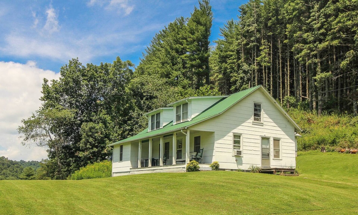 Crumpler Cabin | Cool Mountain Days Are Calling - 3BR/1BA w/River Access & WiFi
