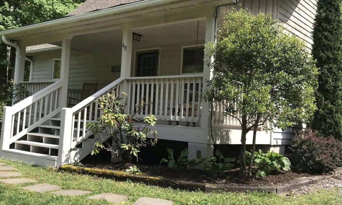 Sylva House | Country House by the Creek in Sylva/Pet friendly!