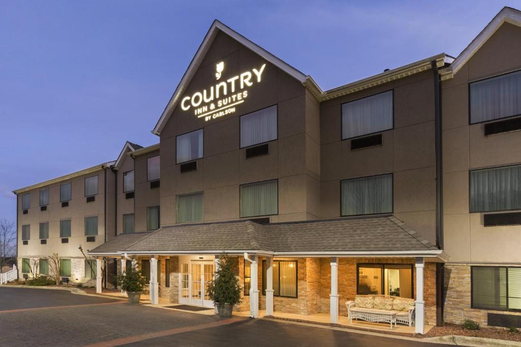 Asheville Hotel | Country Inn & Suites by Radisson, Asheville - Outlet Mall