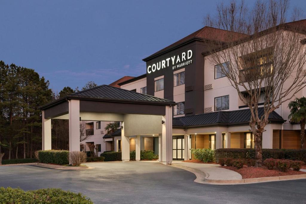 Suwanee Hotel | Courtyard Atlanta Suwanee
