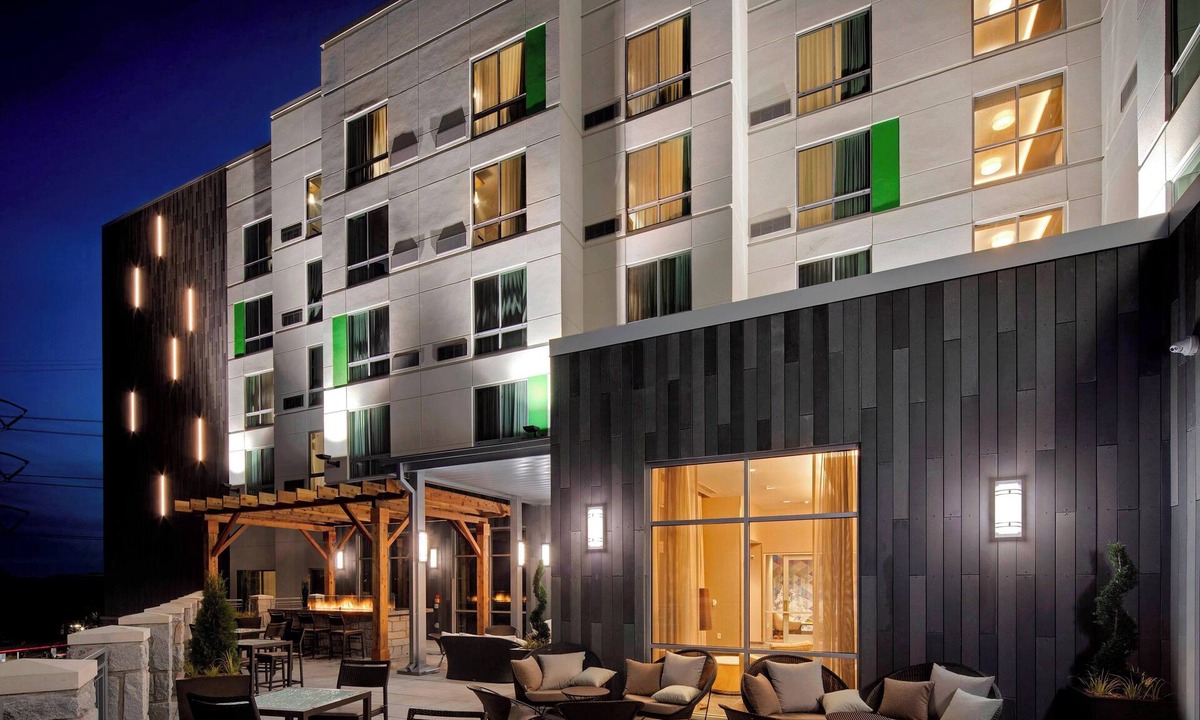 Cumberland Hotel | Courtyard by Marriott Atlanta Vinings/Galleria