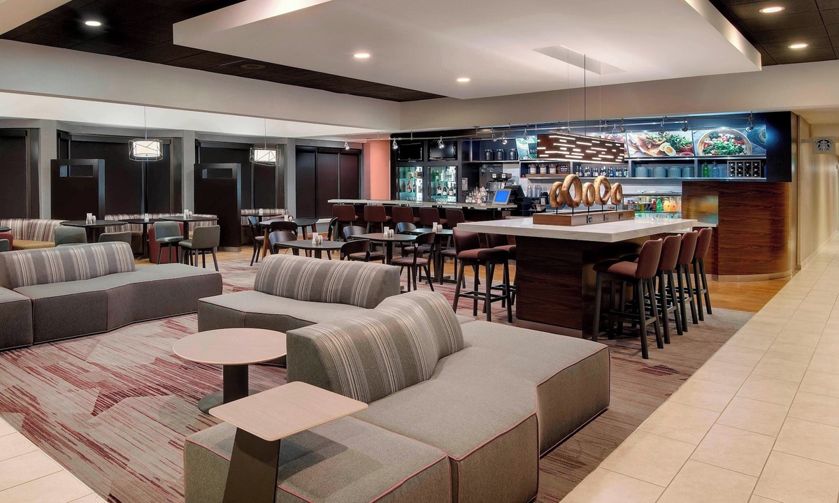 Savannah Hotel | Courtyard by Marriott Savannah Midtown