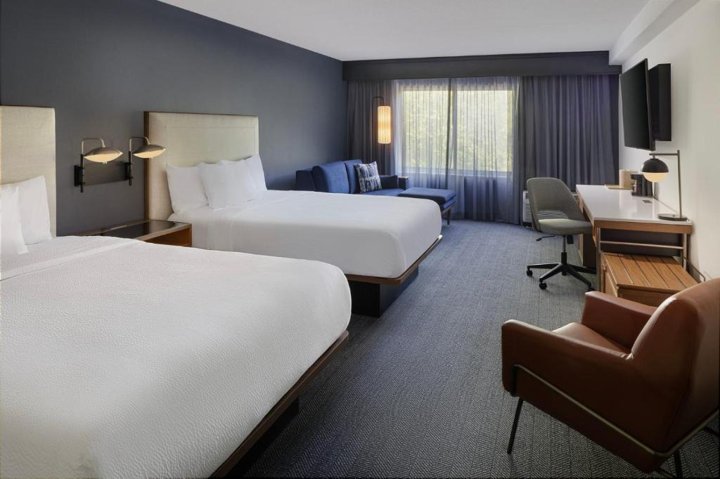 Hopelawn Hotel | Courtyard Edison Woodbridge