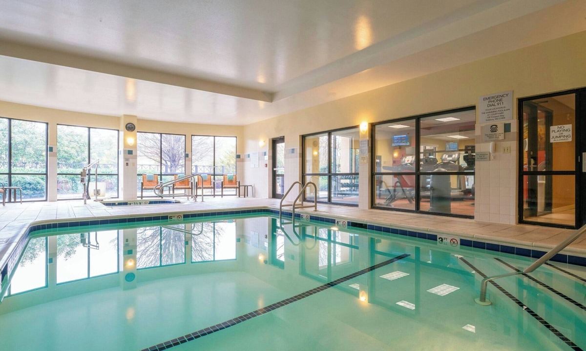 Salisbury Hotel | Courtyard Salisbury | 2 Queens | Near Salisbury U, TidalHealth, Pool Fun