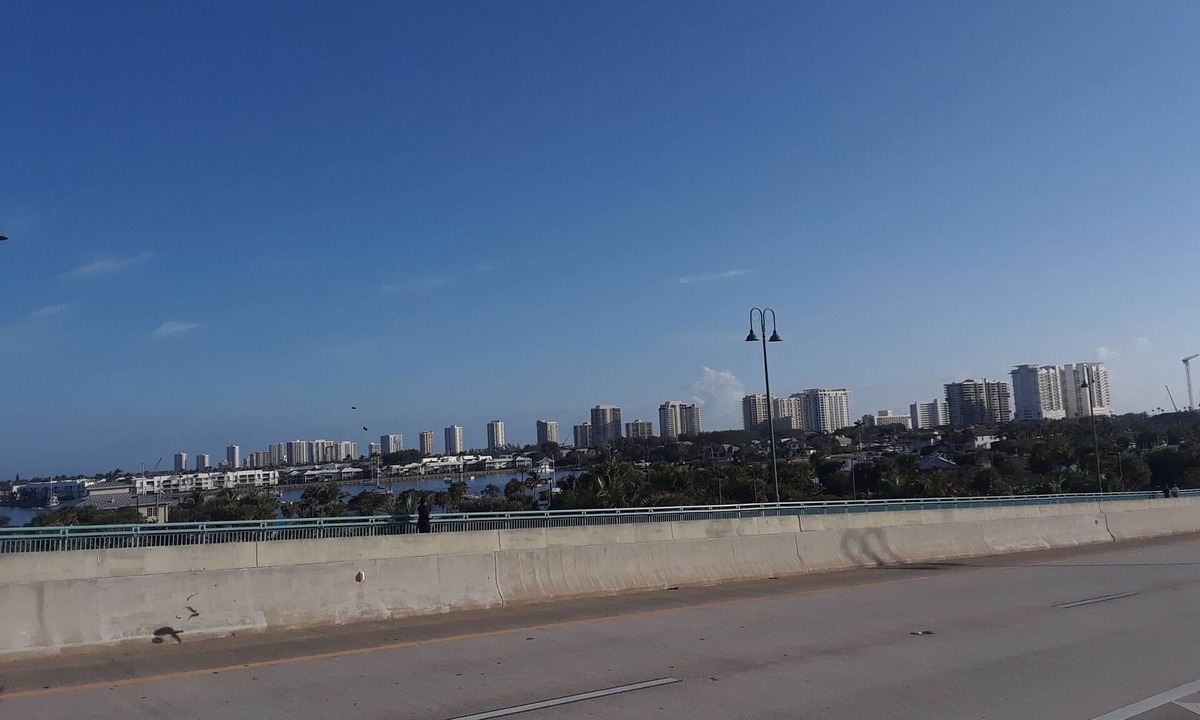 Riviera Beach Apartment | Cozy 1-bedroom, 1 shared bathroom, 2 miles from the beach, WPB port, or Trirail