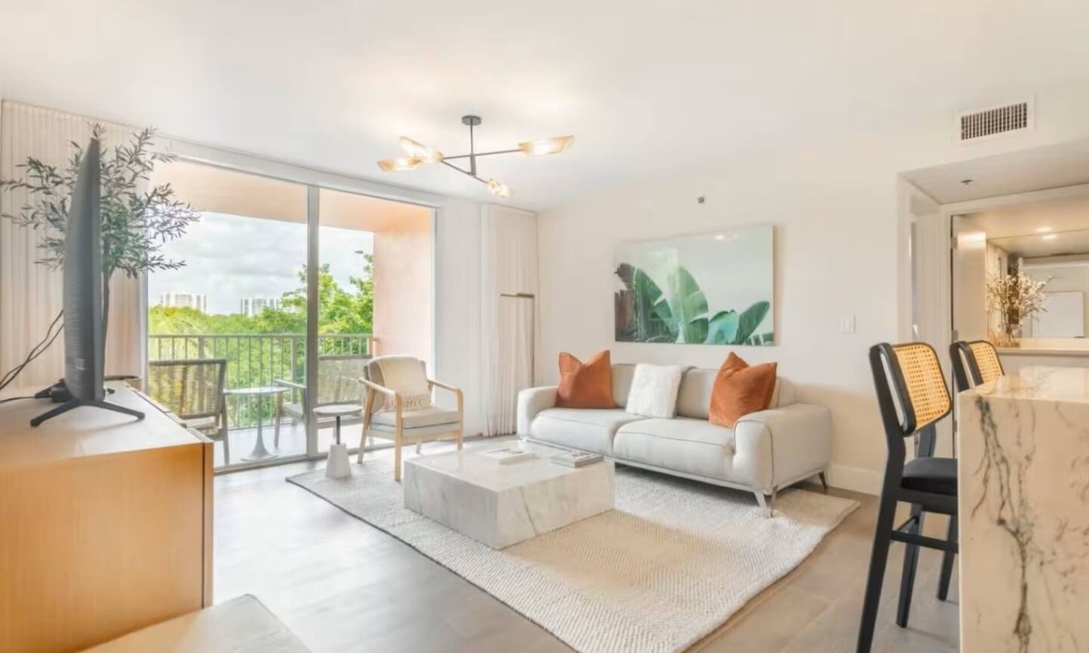 Aventura Apartment | Cozy 1-bedroom apartment in awesome Aventura with AC 4405