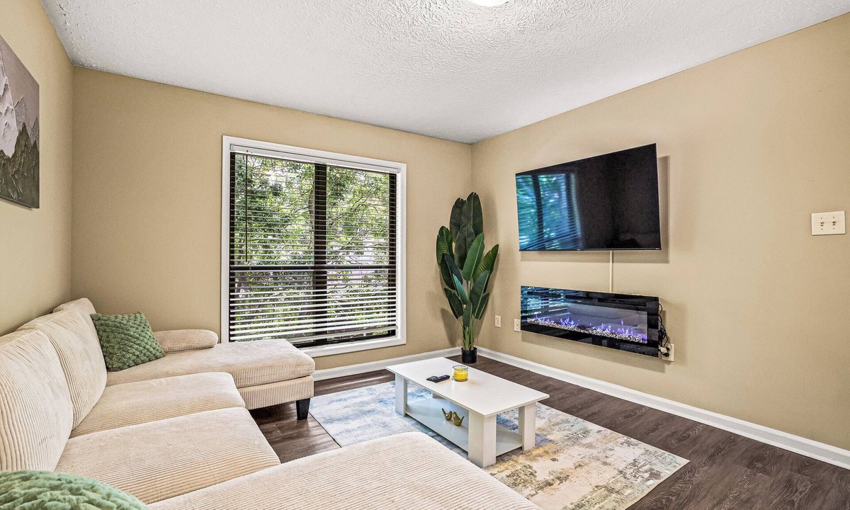 Smyrna Apartment | Cozy 1-bedroom apartment with AC by Truist Park!