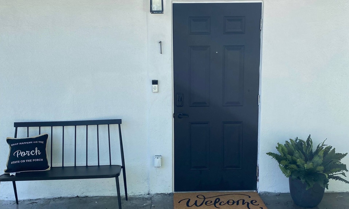 Temple Crest Apartment | Cozy 1-bedroom studio in perfect Tampa with AC