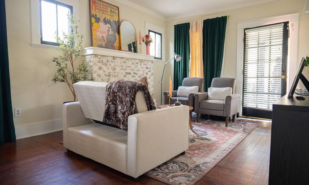 South Eola Apartment | Cozy 1-bedroom with a beautiful backyard in awesome Orlando