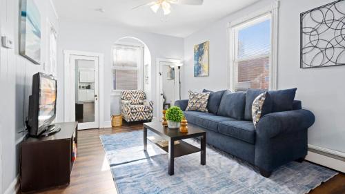 Ventnor City Apartment | Cozy 1 BR Apt - 3 Blocks to Beach - Sleeps 6