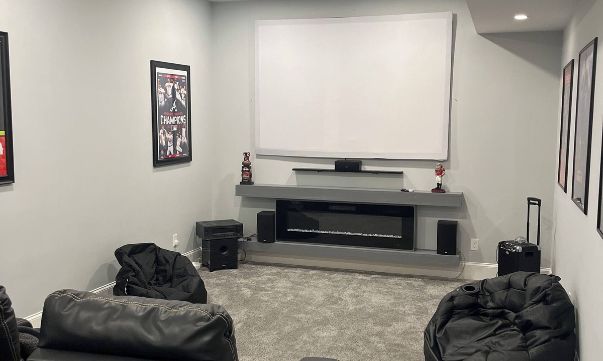 Alpharetta Apartment | Cozy 2-bedroom basement apartment in perfect Alpharetta with AC and theatre room