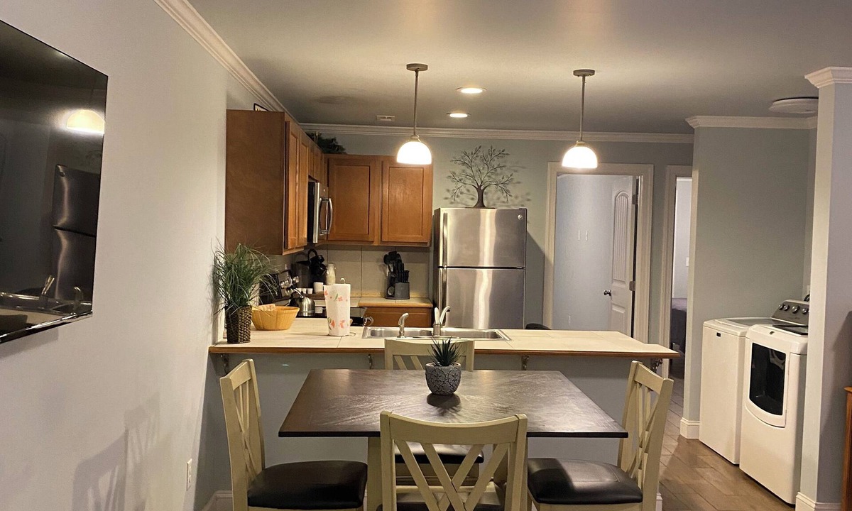 Chesterfield House | Cozy 2-bedroom townhome with WiFi, AC in charming Chesterfield