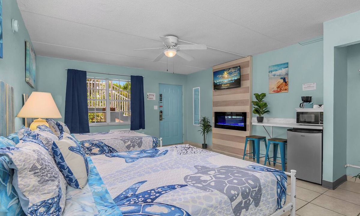 Siesta Isle Hotel | Cozy 2 Queen Bed Studio in Sunny Fort Myers Beach