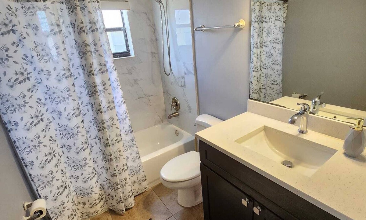 Coral Springs Condo | Cozy 3-bedroom condo in fabulous Coral Springs with WiFi, AC