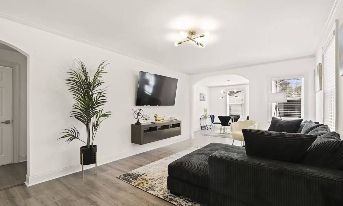 Sylvan Hills House | Cozy 3-Bedroom House by the Airport