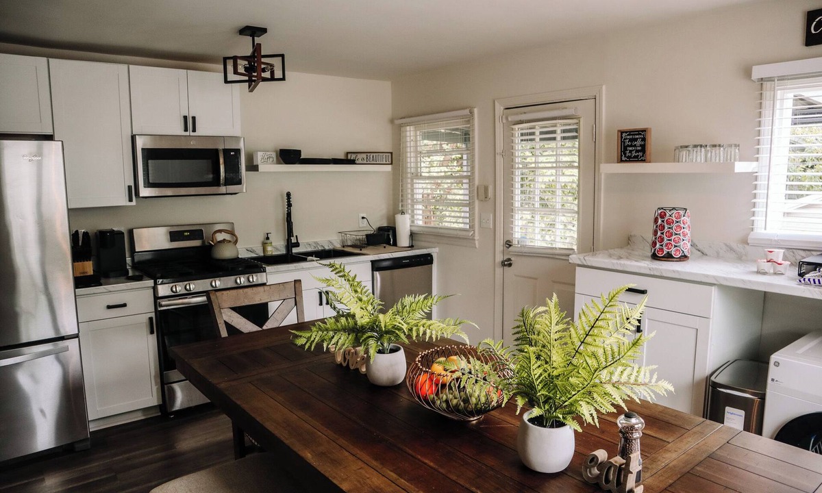 Belvedere Park House | Cozy 3-bedroom house in Decatur with AC, WiFi