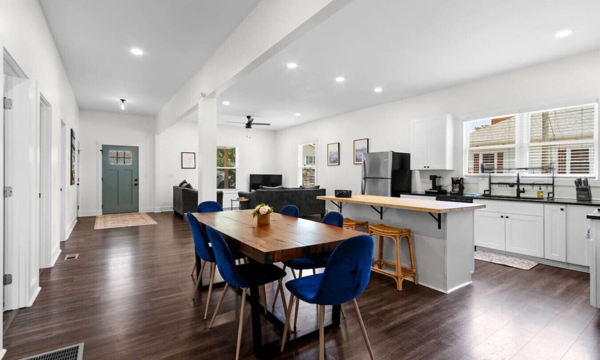 Judson House | Cozy Artsy Home in West GVL + Pet Friendly + Desk