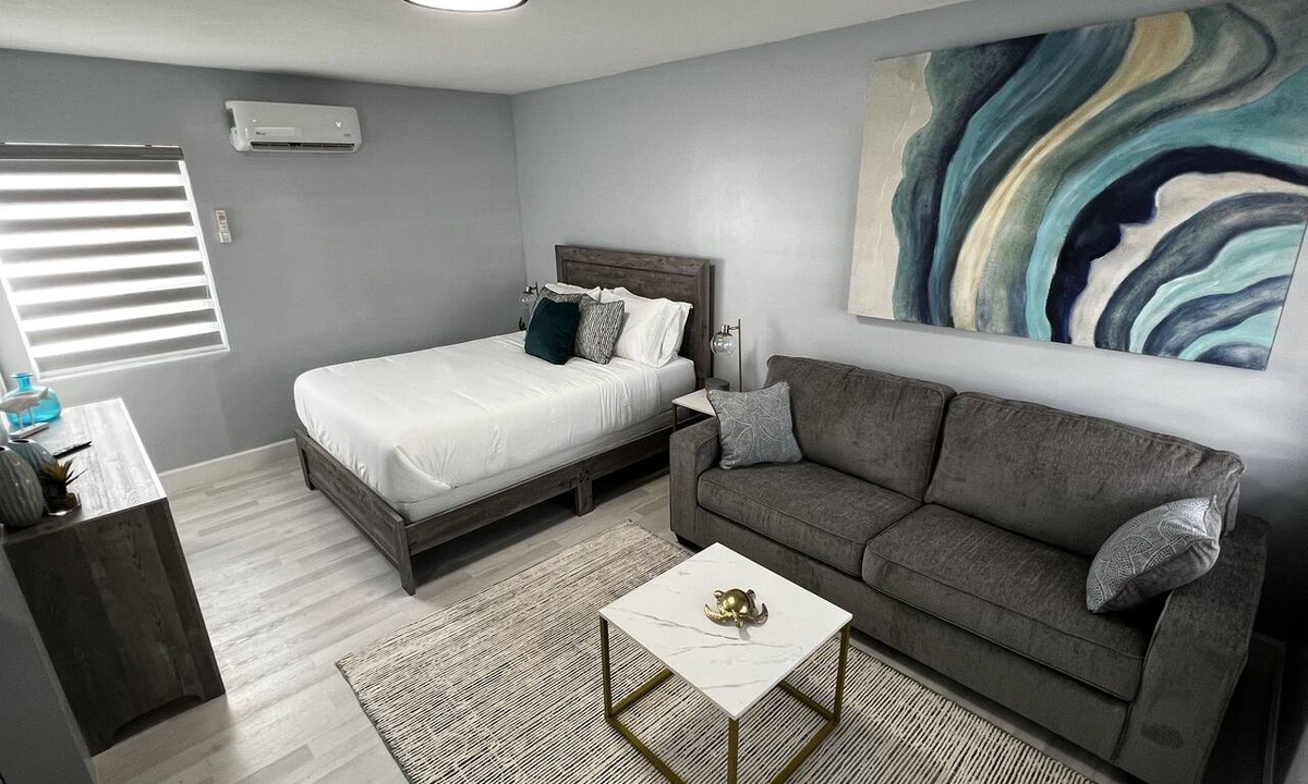 Daytona Beach Hotel | Cozy Beachside Modern Boutique Hotel Suite with Kitchen - by Oceano Suites