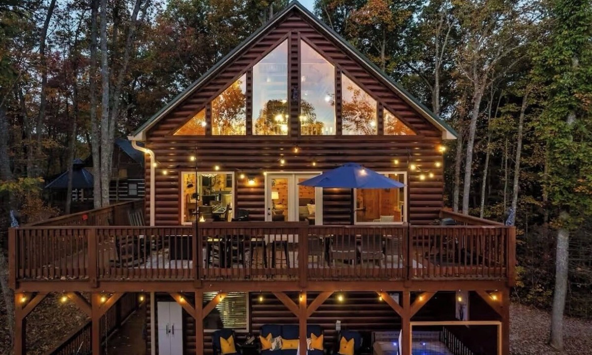 Sevierville Cabin | Cozy Bear Lodge! Game Room, Hot Tub, Fishing!