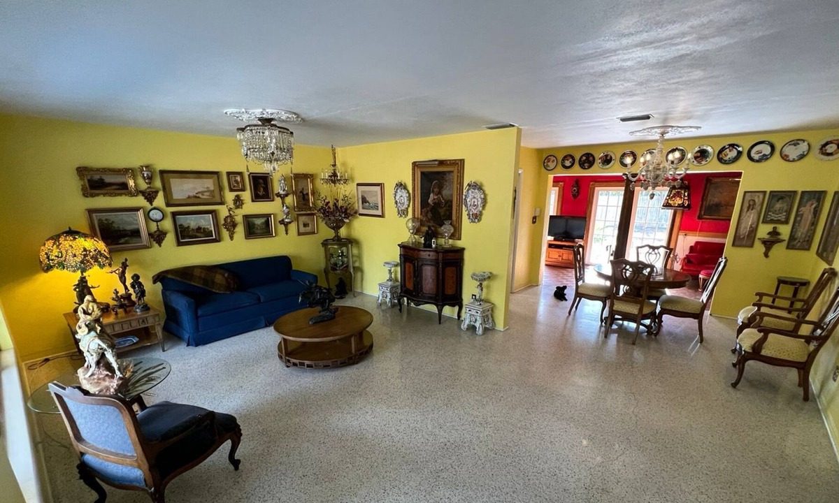 Pinellas Point House | Cozy Bungalow 10 mins from Downtown Gulfport and St. Pete!