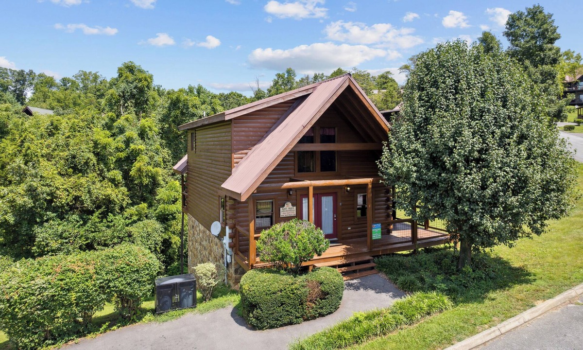 Sevierville Cabin | Cozy Cabin|2 King Suites w/Jacuzzis |Near Dollywood
