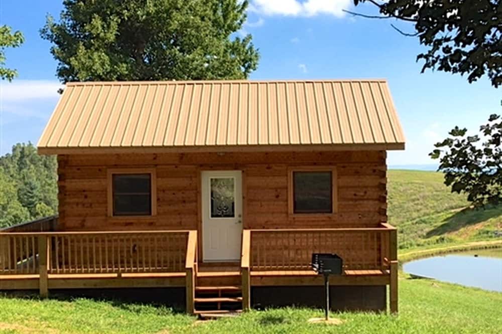 Purlear Cabin | Cozy Cabin Rental for Couples' Getaway near Blue Ridge Parkway, North Carolina