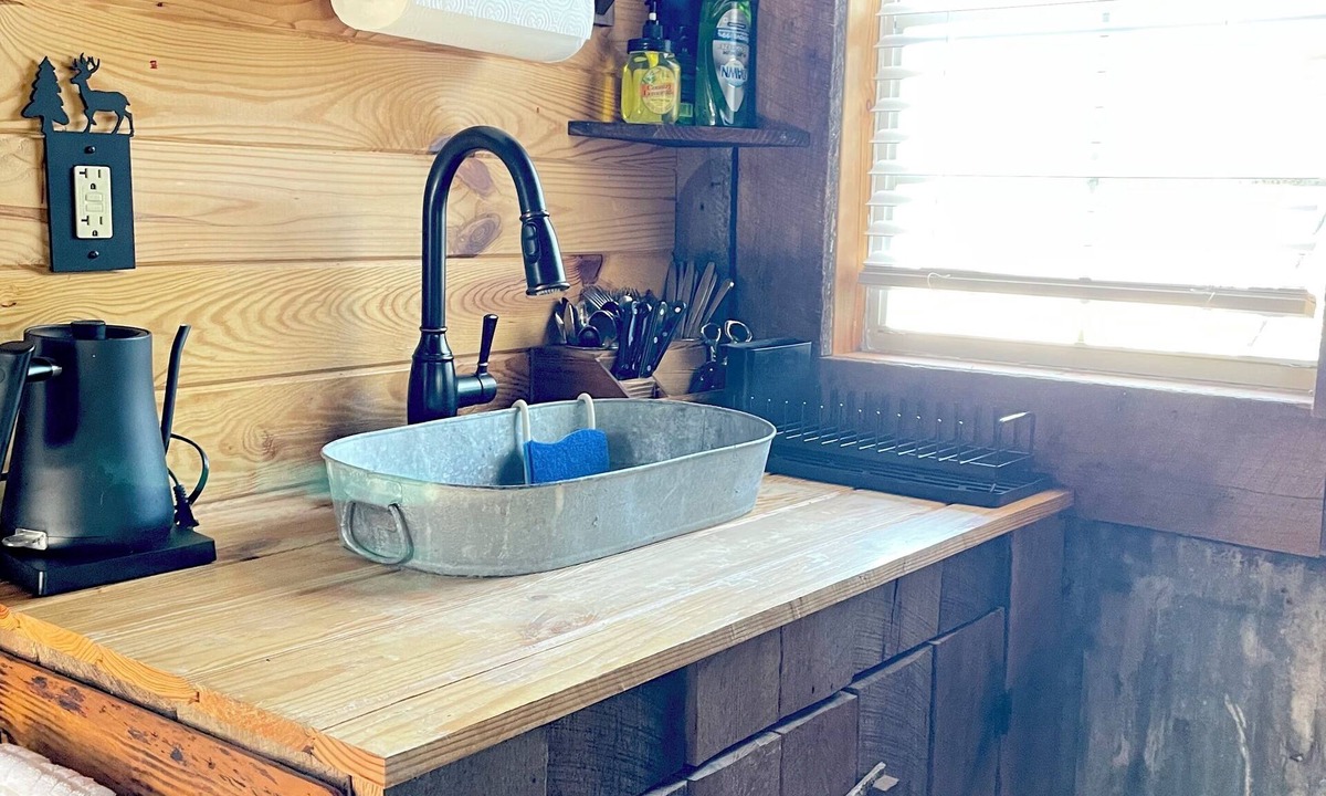 Wildwood Cabin | Cozy cabin with mountain Veiw And outdoor showers