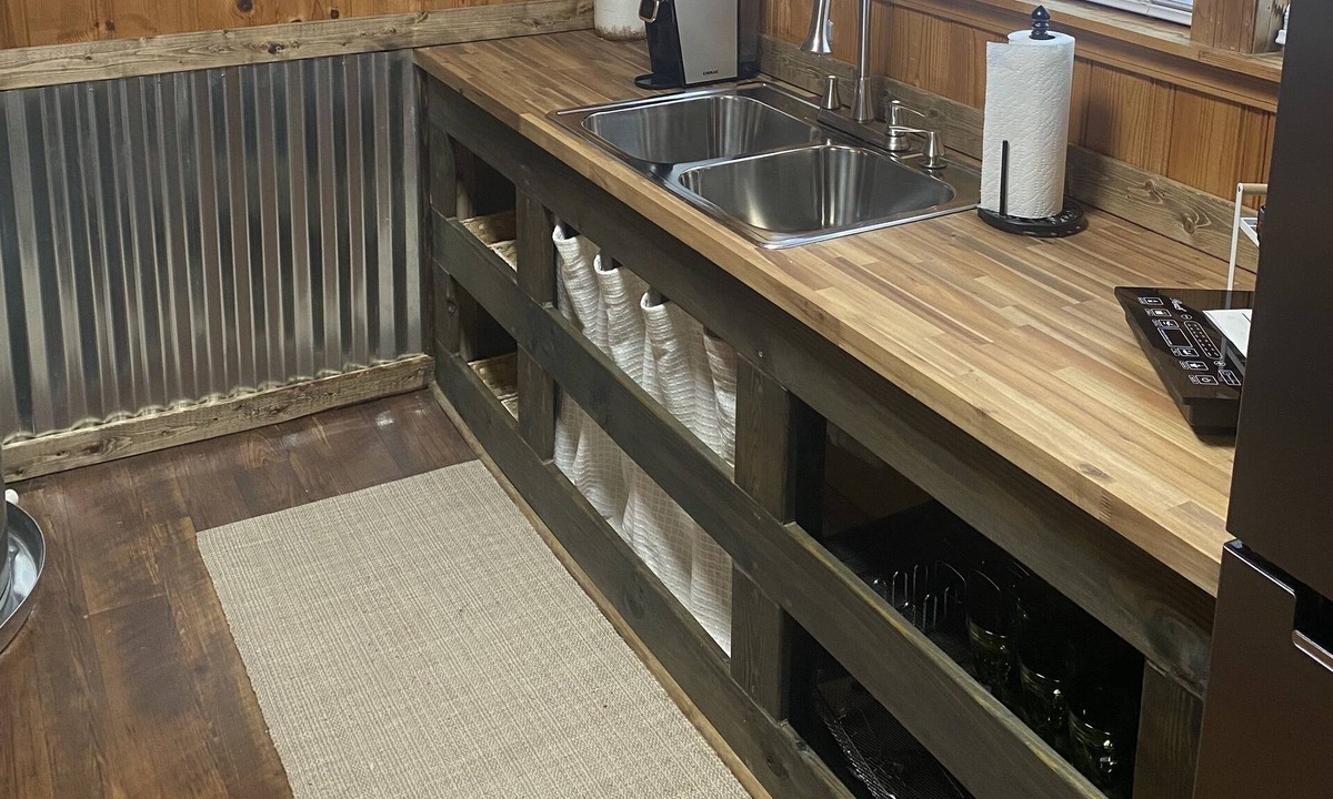 Cayce Apartment | Cozy Cayce Hideout - Studio Apartment Unit C