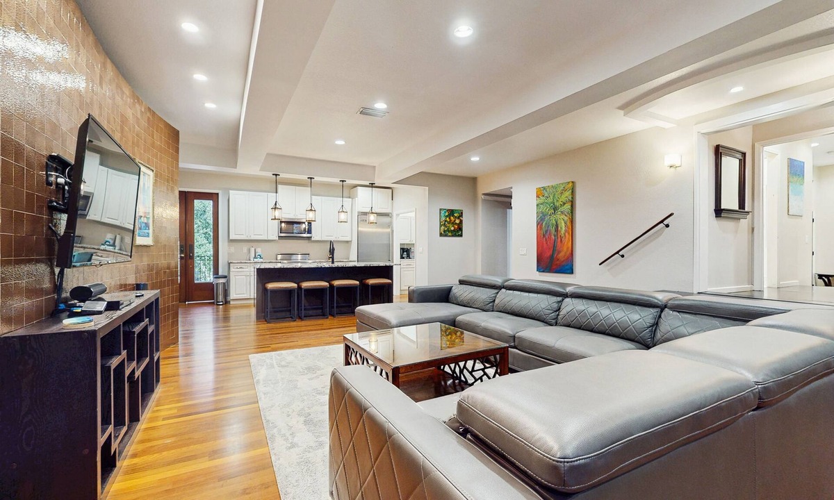 Baytowne Wharf Condo | Cozy coastal condo with shared pool and beach access, close to everything