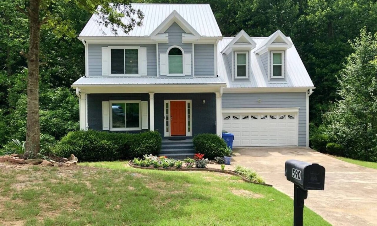 Collier Heights House | COZY COMFY CRAFTSMAN EARLY CHECK IN AVAILABLE. 2600 SQ FT