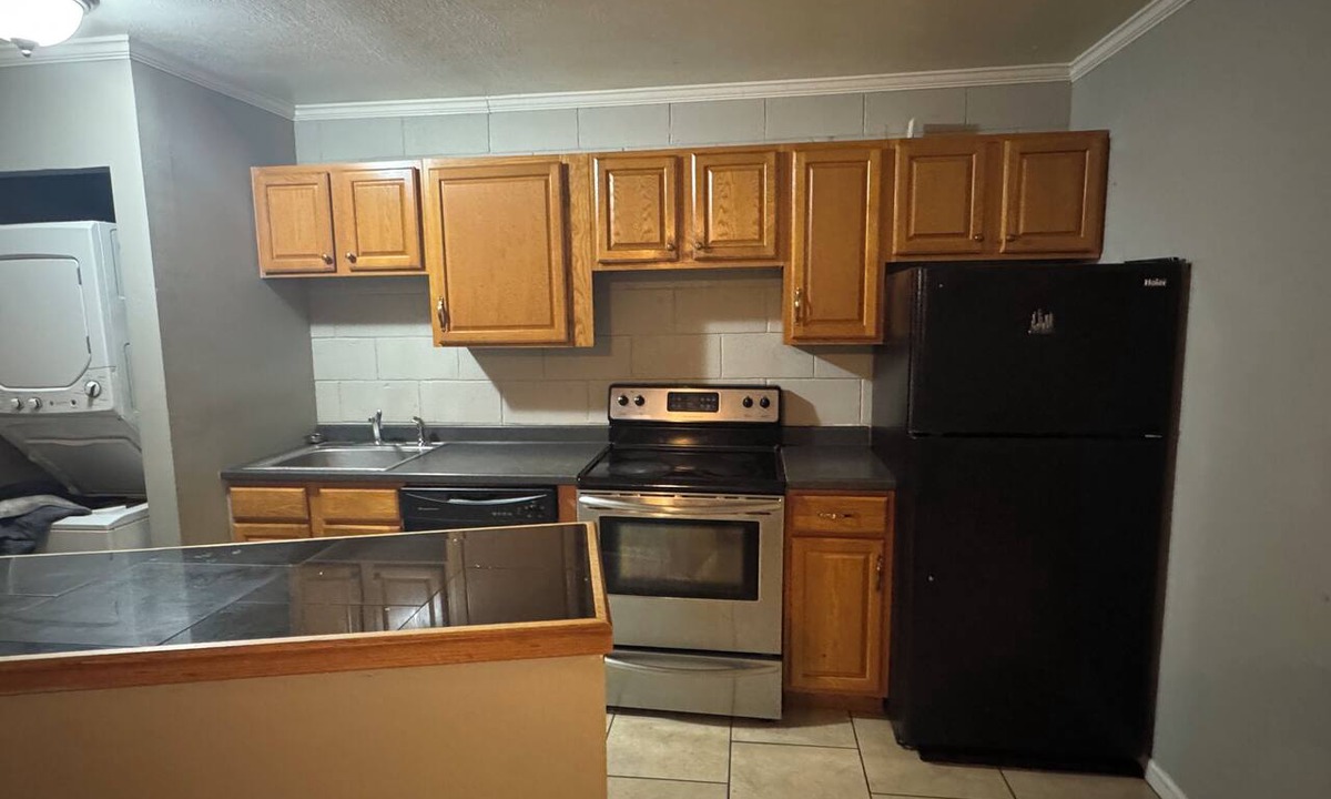Tallahassee Condo | Cozy condo, 2 mins from FSU Doak Campbell Stadium