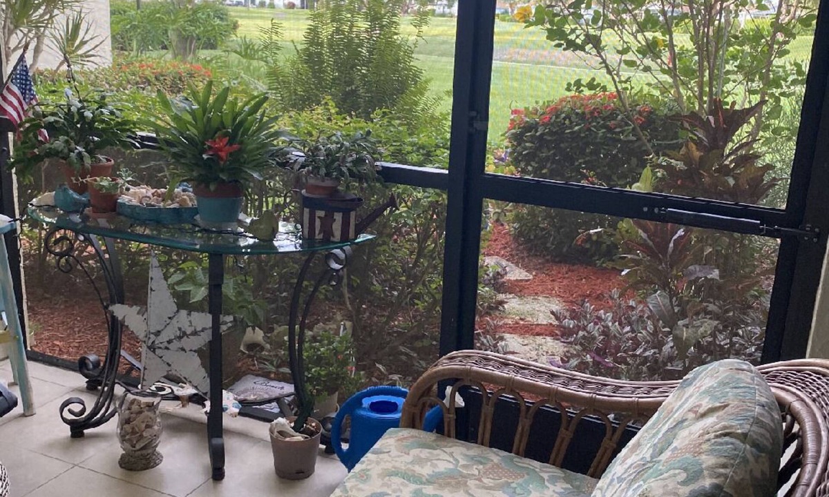 East Naples Condo | Cozy condo, 4 miles to the beach and only 3 miles to downtown 5th Avenue!