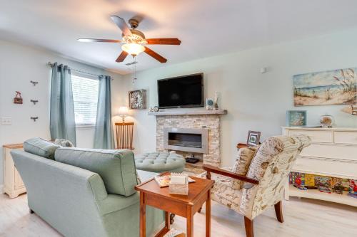 Goose Creek House | Cozy Goose Creek Escape w/Patio & Grill