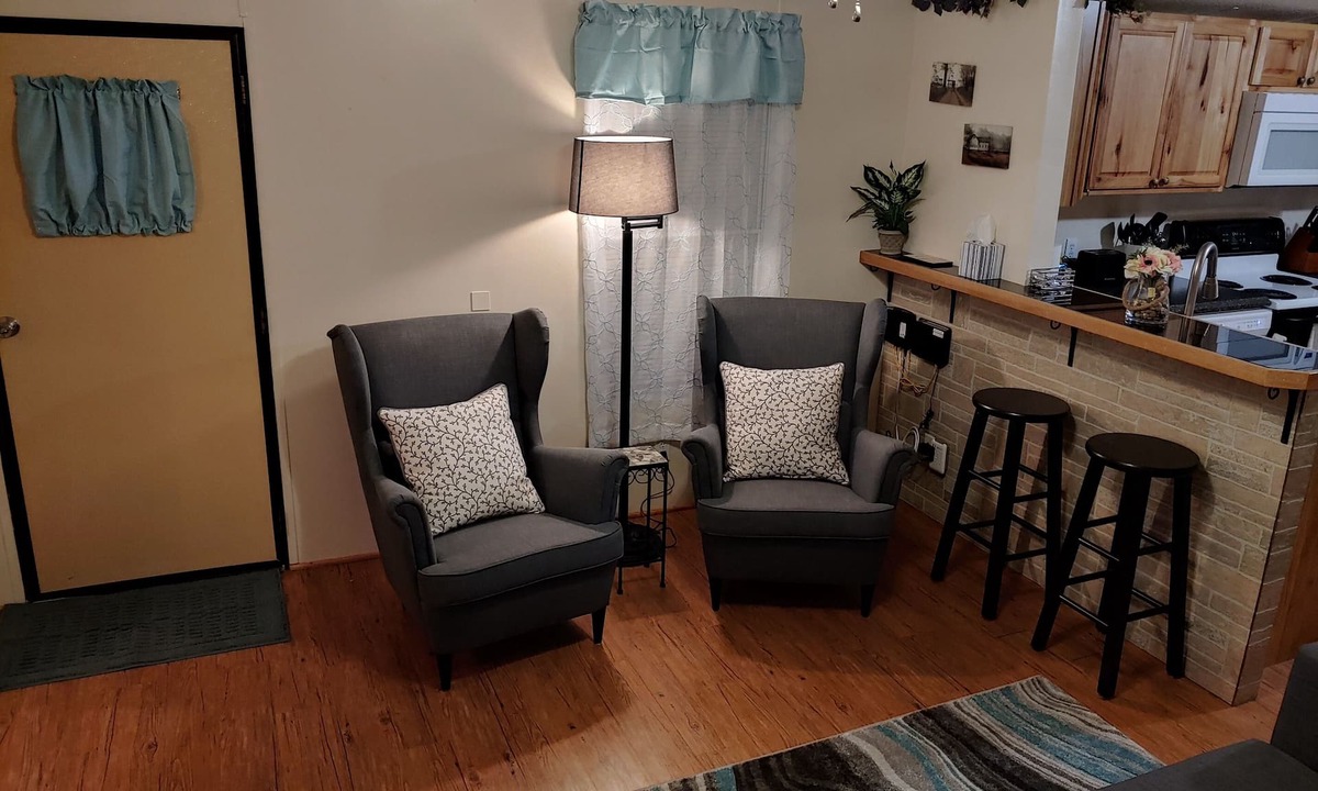 Salem House | Cozy Hideaway, Country Living Rentals Tanyard, LLC