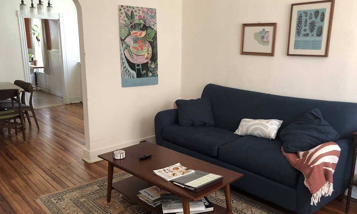Mid-Charles House | Cozy Historic Rowhouse on the Cutest Block in Baltimore!