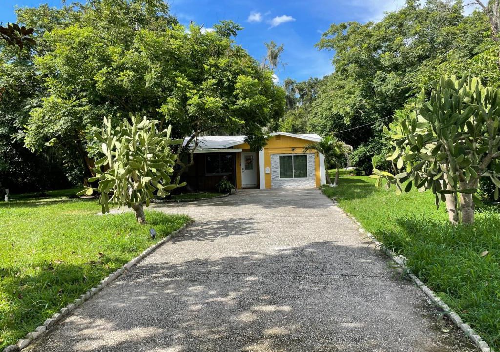 Thonotosassa House | Cozy holiday Home near all things Tampa Bay!