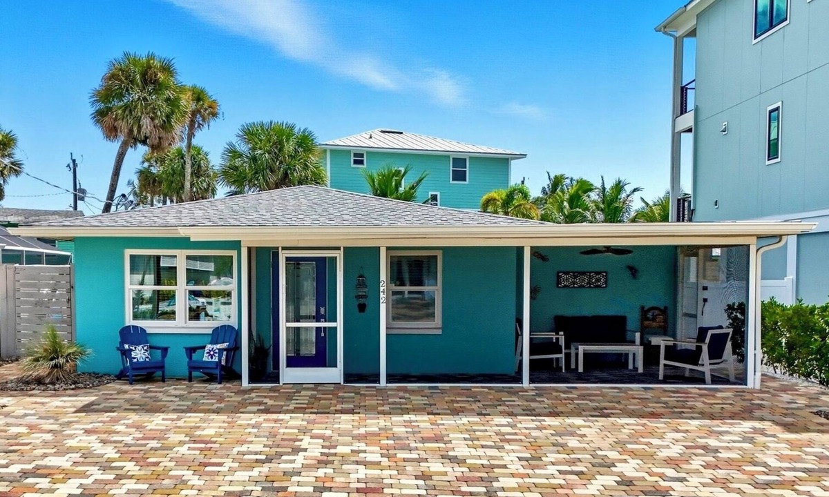 Hills T P House | Cozy Home At Fort Myers Beach!